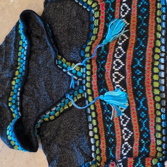 Peruvian Import Women's Sweater - Picture 2 of 3